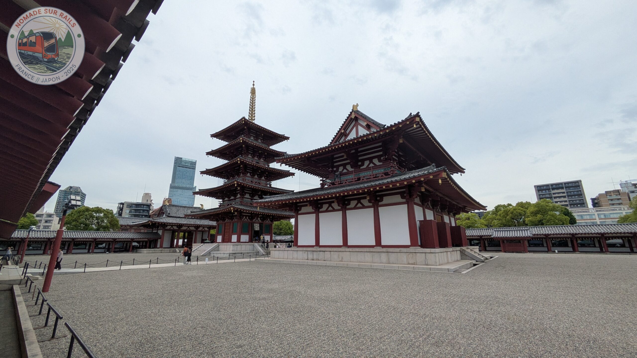 Vue du temple Shitennō-ji et Abeno Harukas