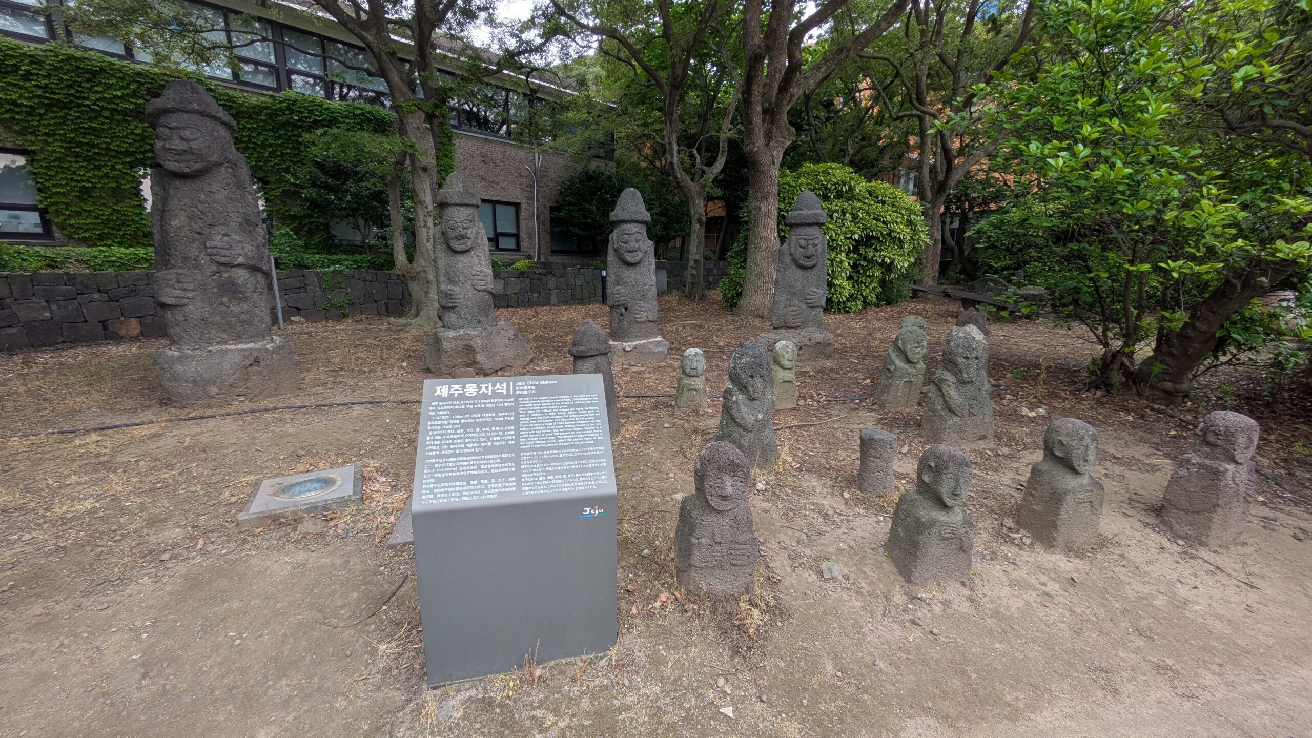 Statues Dol hareubang Jeju
