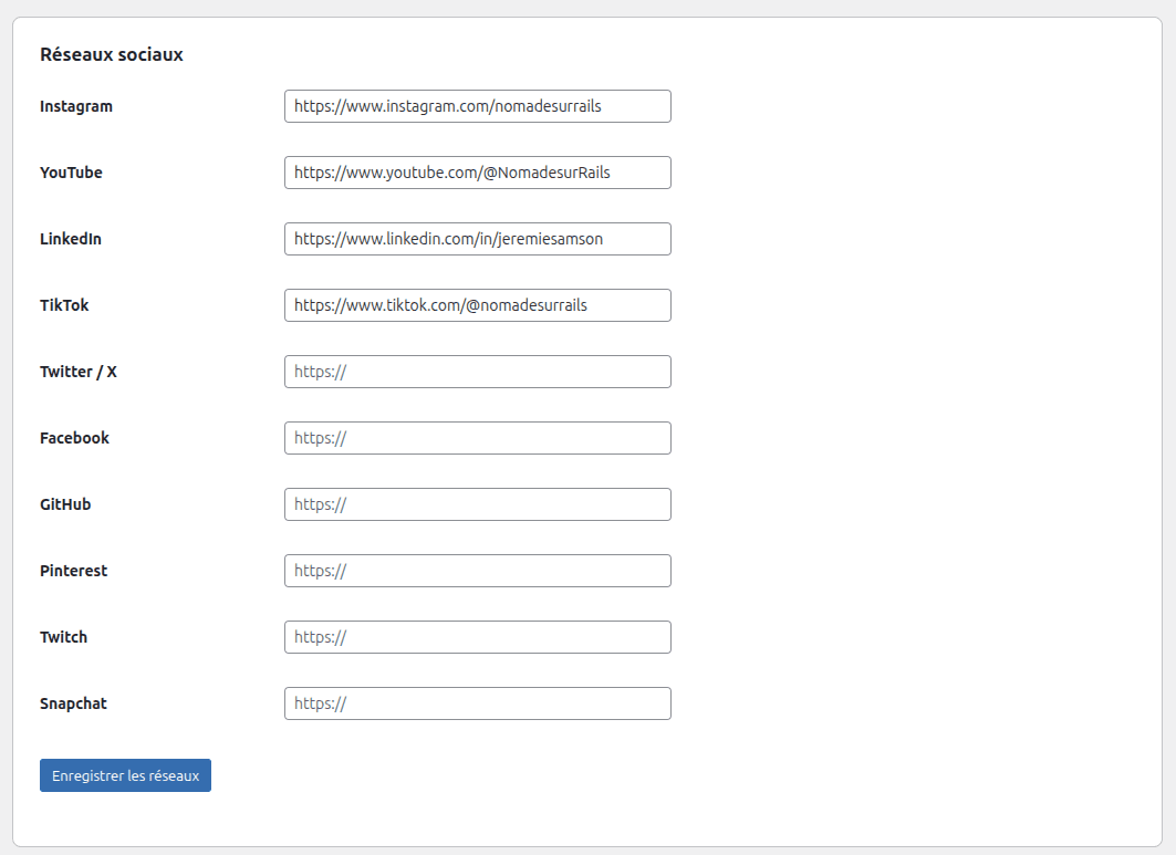 Configuration des réseaux sociaux BioLinks — 10 plateformes supportées