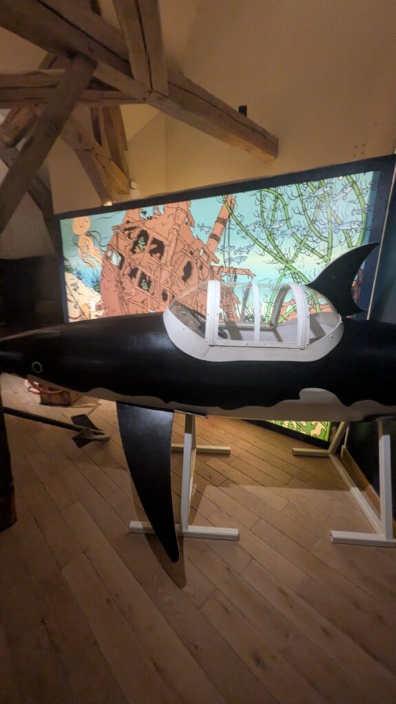Sous-marin requin de Tintin exposé au château de Cheverny, qui a inspiré Moulinsart